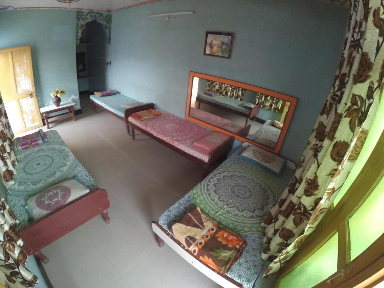 One Light Hostel 布什格尔 外观 照片