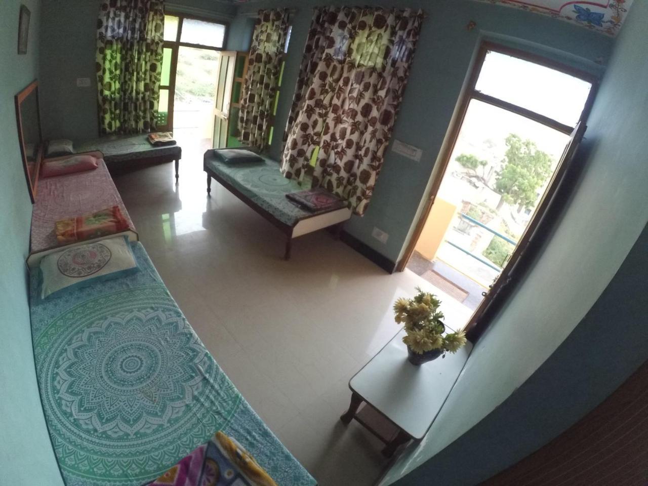 One Light Hostel 布什格尔 外观 照片