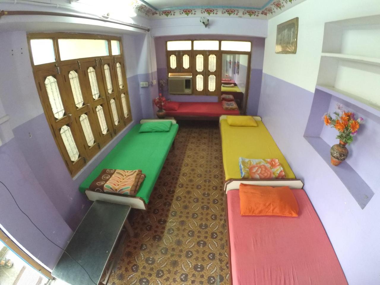 One Light Hostel 布什格尔 外观 照片