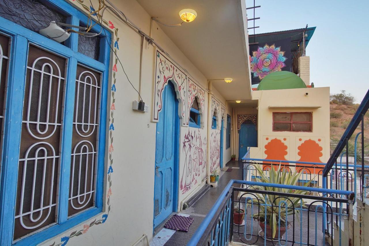 One Light Hostel 布什格尔 外观 照片