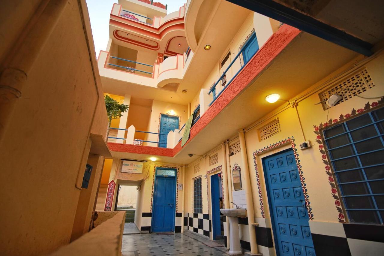 One Light Hostel 布什格尔 外观 照片